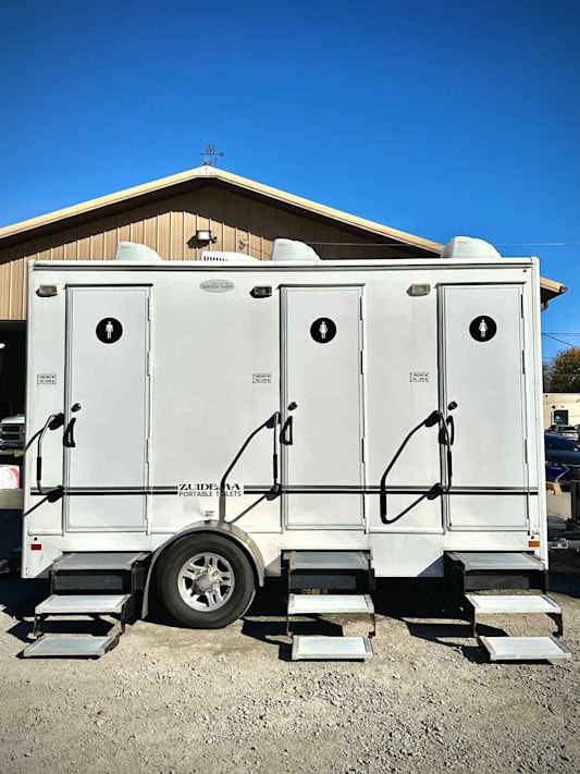 4 Station Potable Toilets in NY & NJ